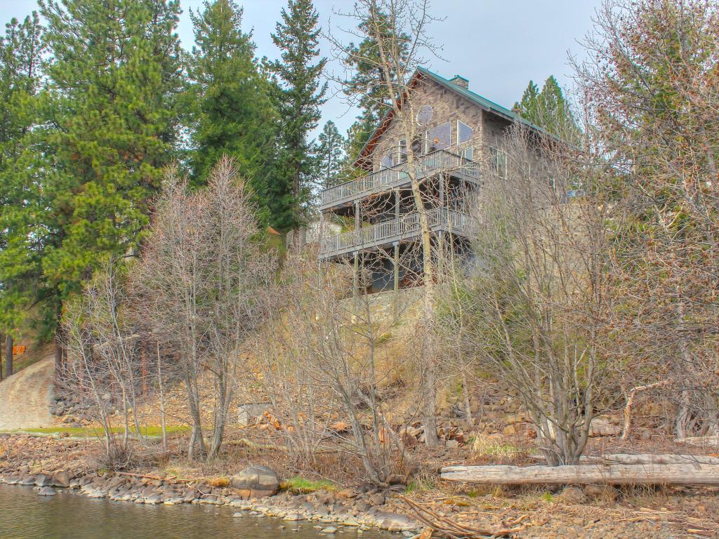 Beautiful Lake Coeur D'Alene Cabin On The Bay Mica Bagian luar foto