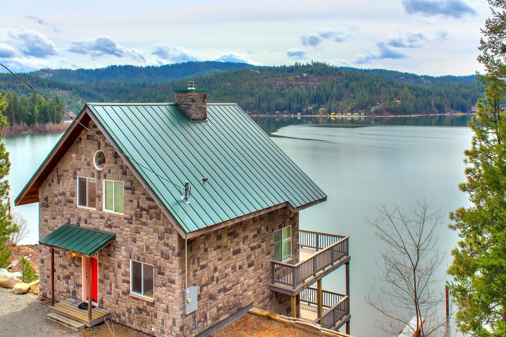 Beautiful Lake Coeur D'Alene Cabin On The Bay Mica Bagian luar foto