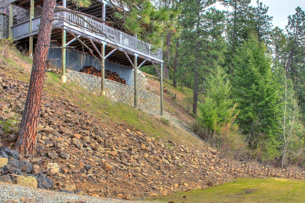 Beautiful Lake Coeur D'Alene Cabin On The Bay Mica Bagian luar foto