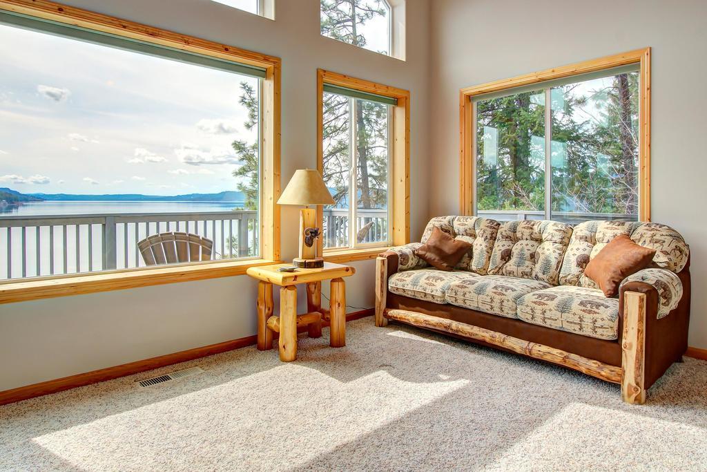 Beautiful Lake Coeur D'Alene Cabin On The Bay Mica Bagian luar foto