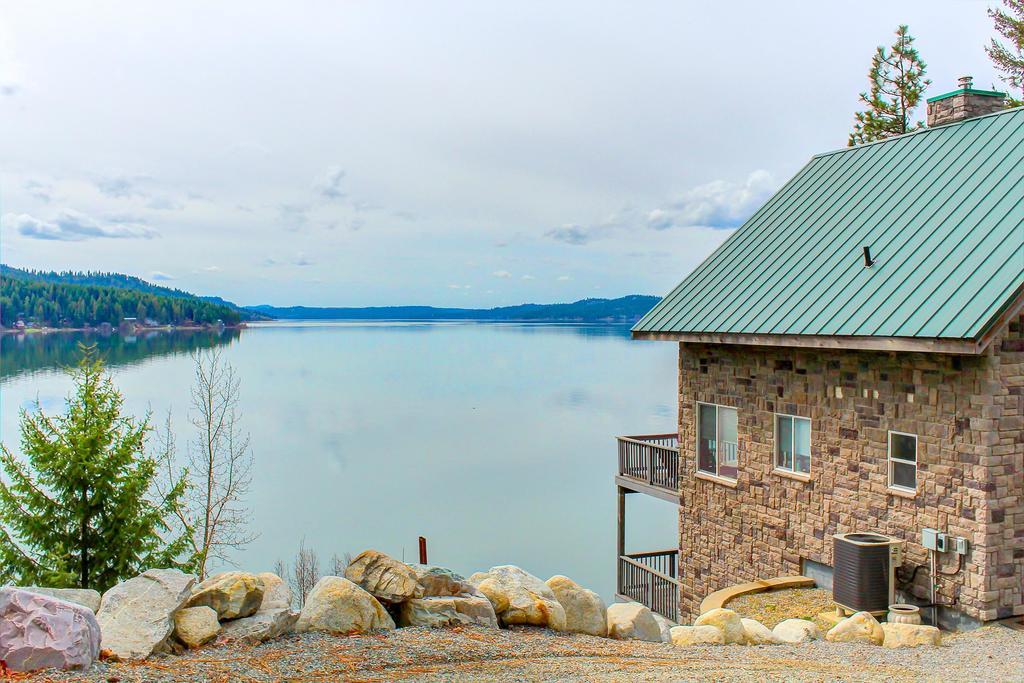 Beautiful Lake Coeur D'Alene Cabin On The Bay Mica Bagian luar foto